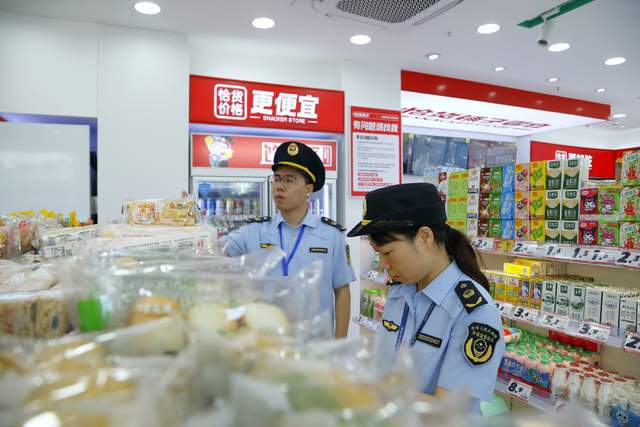 南宁市场监管部门开展校园周边食品安全专项检查